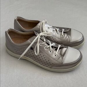 Finn Comfort | Charlotte Perforated Leather Sneaker Silver/White (EU 41/US 10)